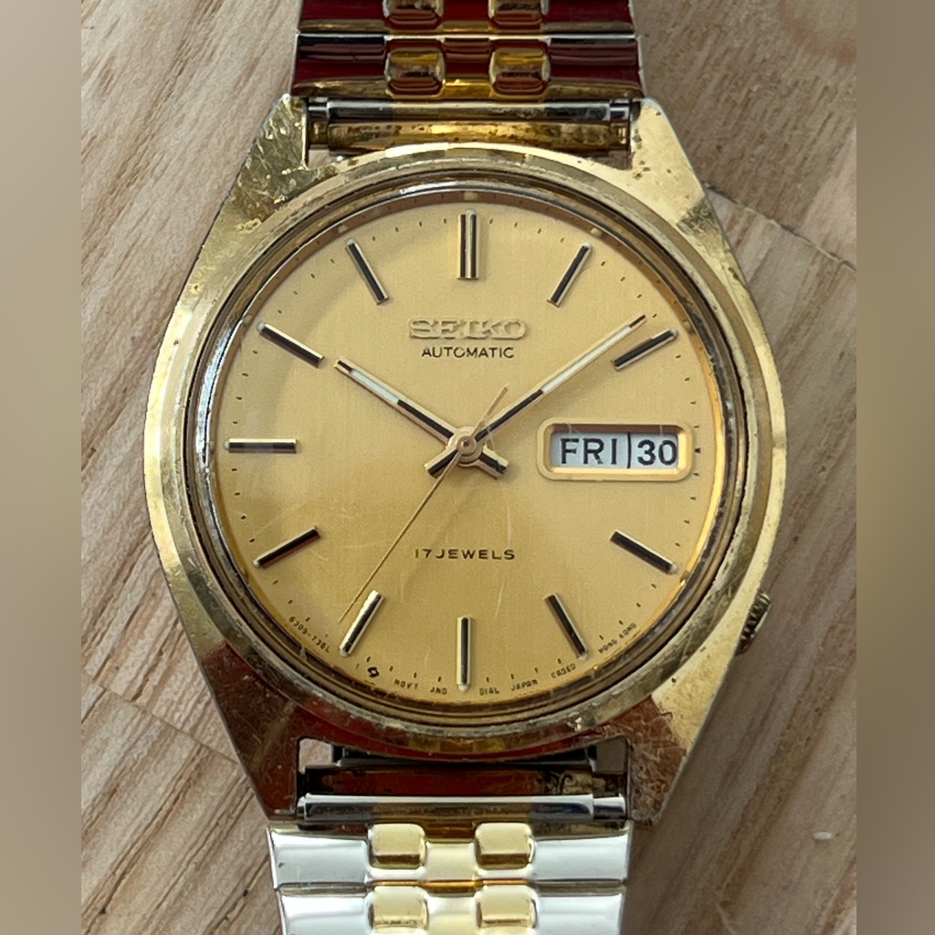 Seiko Automatic 17 Jewels Vintage Men’s Watch Two-Tone Bracelet Gold Dial